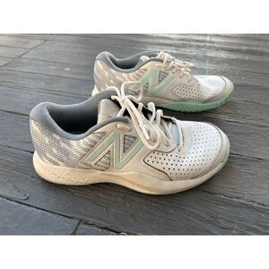 New Balance Women’s 696 v3 Hard Court Tennis Shoe White / Green WCH696E3 - sz 8